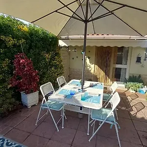https://domus-claudio-garden.it-romehotels.com